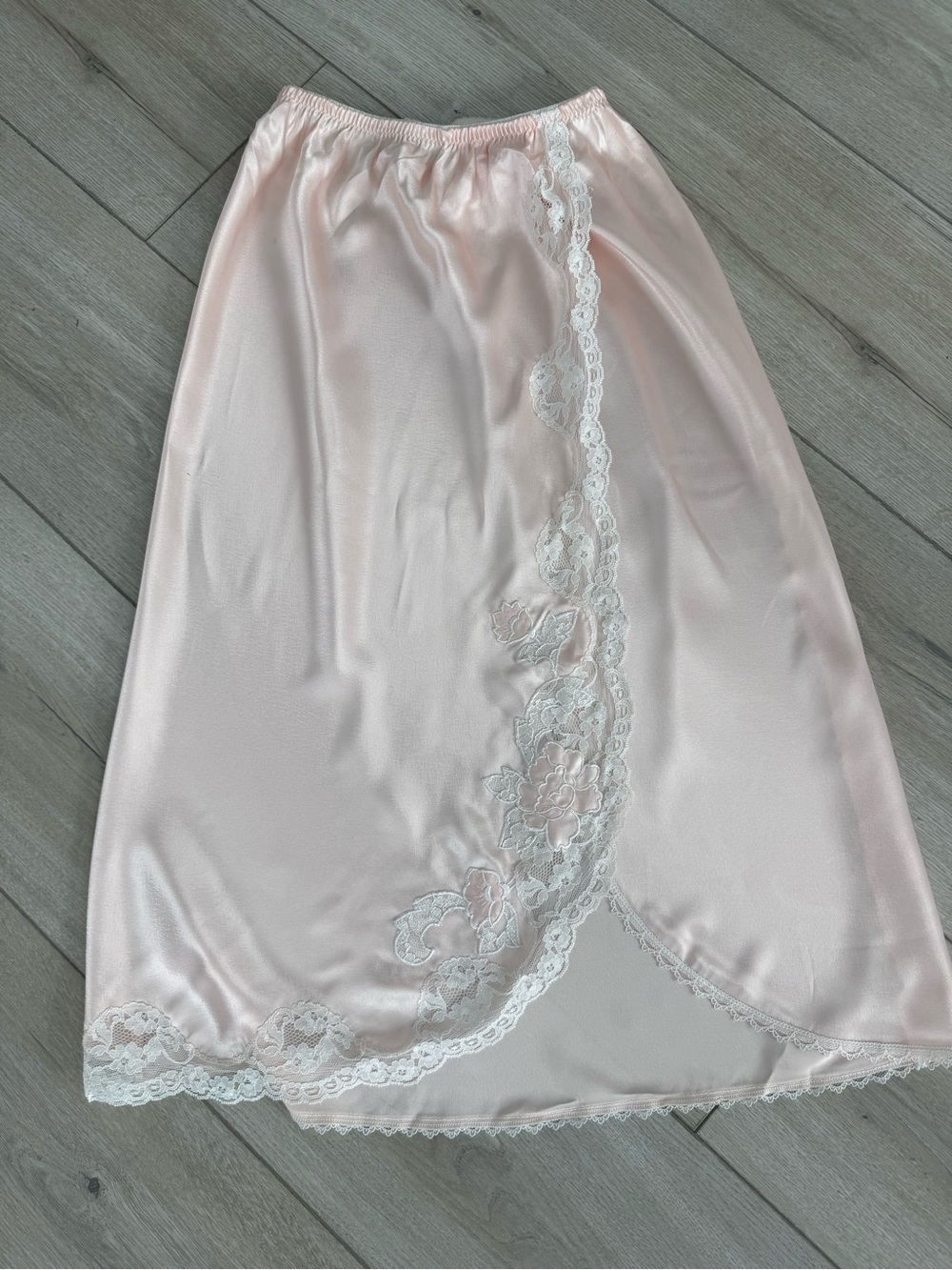 Vintage Sara Beth Silky Light Peach Lace Half Slip - Women Intimates Size S